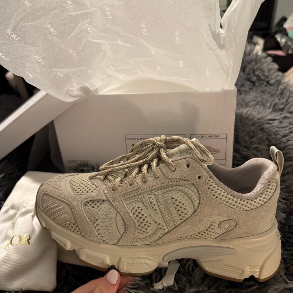 Dior Chrono Sneakers Beige